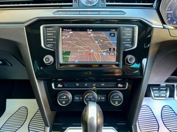 Volkswagen Passat R LINE TDI BLUEMOTION TECHNOLOGY DSG