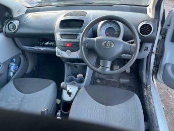 Toyota AYGO 1.0 VVT-i + MultiMode Euro 4 5dr