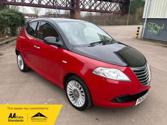 Chrysler Ypsilon BLACK AND RED 1.2 5DR