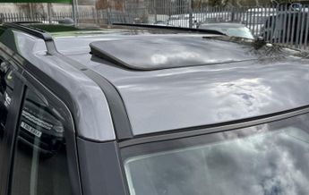 Land Rover Discovery 3.0 SD V6 Graphite SUV 5dr Diesel Auto 4WD Euro 6 (s/s) (256 bhp