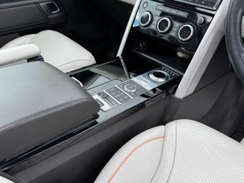 Land Rover Discovery 2.0 SD4 HSE Luxury SUV 5dr Diesel Auto 4WD Euro 6 (s/s) (240 ps)