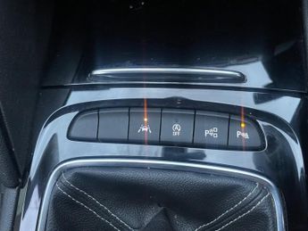 Vauxhall Insignia 1.5i Turbo SRi Nav Grand Sport 5dr Petrol Manual Euro 6 (s/s) (1