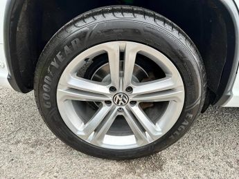 Volkswagen Tiguan R LINE TDI BLUEMOTION TECH 4MOTION DSG