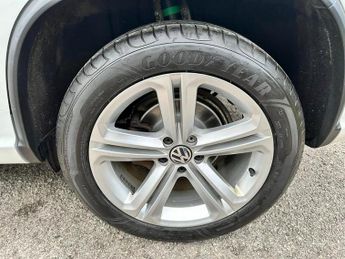 Volkswagen Tiguan R LINE TDI BLUEMOTION TECH 4MOTION DSG
