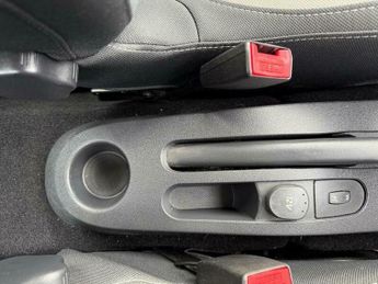 Renault Clio 1.6 VVT Expression Hatchback 5dr Petrol Auto Euro 5 (111 ps)