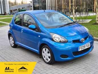 Toyota AYGO 1.0 VVT-i Blue Hatchback 5dr Petrol Manual Euro 4 (67 bhp)