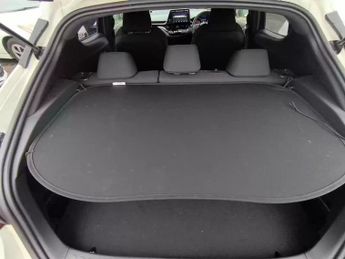Toyota CHR 1.8 Hybrid Automatic Dynamic 5dr 5 Seats ULEZ Free