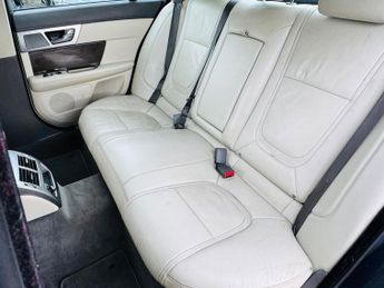Jaguar XF D V6 PREMIUM LUXURY