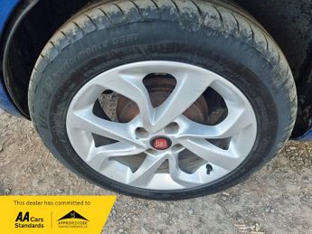 Fiat Punto Evo 1.4 DYNAMIC D/LOGIC