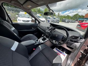 Renault Scenic DYNAMIQUE NAV DCI