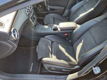 Mercedes-Benz C Class 2.1 GLA220d AMG Line (Executive) 7G-DCT 4MATIC Euro 6 (s/s) 5dr