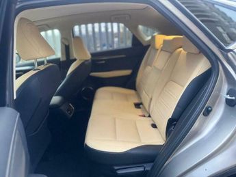 Lexus NX 2.5 300h Luxury E-CVT 4WD Euro 6 (s/s) 5dr