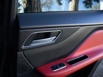 Jaguar F-Pace SVR AWD - Santorini Black - Sliding Roof