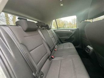 Volkswagen Golf 35.8kWh e-Golf Auto 5dr