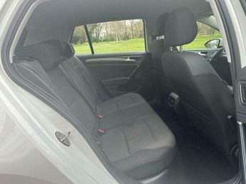 Volkswagen Golf 35.8kWh e-Golf Auto 5dr