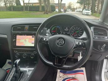 Volkswagen Golf 35.8kWh e-Golf Auto 5dr