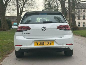 Volkswagen Golf 35.8kWh e-Golf Auto 5dr