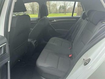 Volkswagen Golf 35.8kWh e-Golf Auto 5dr