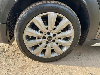 MINI Countryman COOPER S ALL4 1 OWNER FROM NEW MINI SERVICE HISTORY PAN ROOF SAT