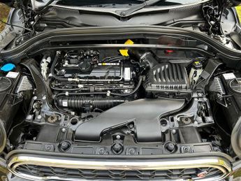 MINI Countryman COOPER S ALL4 1 OWNER FROM NEW MINI SERVICE HISTORY PAN ROOF SAT