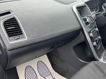 Volvo XC60 2.0 D4 SE SUV 5dr Diesel Manual Euro 5 (s/s) (163 ps)