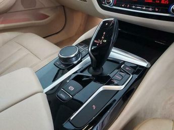 BMW 5 SERIES 2.0 520d SE Auto Euro 6 (s/s) 4dr