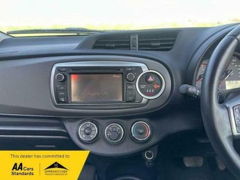 Toyota Yaris 1.33 Dual VVT-i TR Hatchback 5dr Petrol Multidrive S Euro 5 (101
