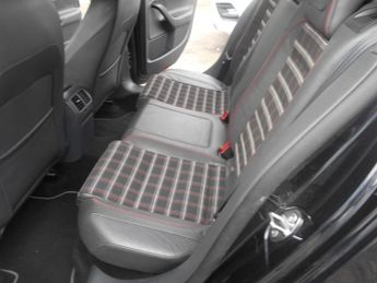 Volkswagen Golf GTI EDITION30 T 230