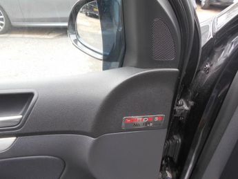 Volkswagen Golf GTI EDITION30 T 230