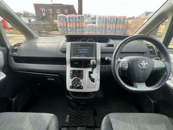 Toyota Voxy X