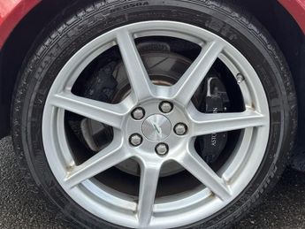 Aston Martin Vantage 4.3 V8 Roadster 2dr Petrol (380 bhp)