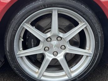 Aston Martin Vantage 4.3 V8 Roadster 2dr Petrol (380 bhp)