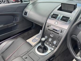 Aston Martin Vantage 4.3 V8 Roadster 2dr Petrol (380 bhp)