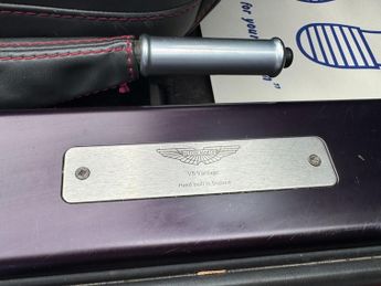 Aston Martin Vantage 4.3 V8 Roadster 2dr Petrol (380 bhp)