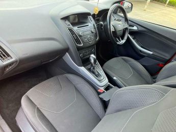 Ford Focus 1.6 Zetec Powershift Euro 6 5dr