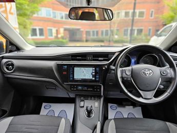 Toyota Auris 1.8 VVT-h Business Edition Hatchback 5dr Petrol Hybrid CVT Euro 