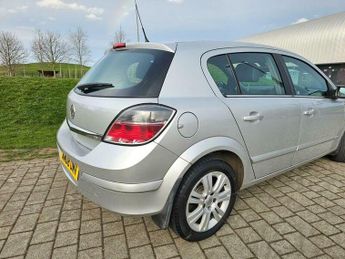 Vauxhall Astra 1.8i 16v Design 5dr
