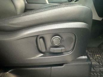 Land Rover Defender 3.0 D300 MHEV X-Dynamic HSE Hard Top SUV Auto 4WD MWB Euro 6 (s/