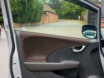 Honda Fit Shuttle Hybrid 5 door