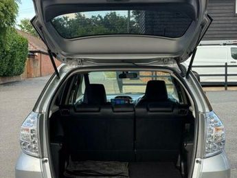 Honda Fit Shuttle Hybrid 5 door