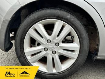 Honda Jazz 1.4 AUTO CVT I-VTEC EX I-SHIFT 100 BHP AUTOMAIC