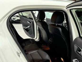 Mercedes-Benz C Class 1.6 GLA200 Sport 7G-DCT Euro 6 (s/s) 5dr