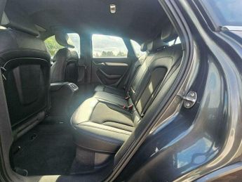 Audi Q3 2.0 TDI S line SUV 5dr Diesel S Tronic quattro Euro 5 (s/s) (177