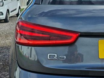 Audi Q3 2.0 TDI S line SUV 5dr Diesel S Tronic quattro Euro 5 (s/s) (177