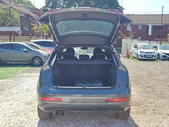 Audi Q3 2.0 TDI S line SUV 5dr Diesel S Tronic quattro Euro 5 (s/s) (177
