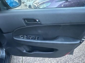 Hyundai I30 1.6 Comfort Estate 5dr Petrol Auto Euro 4 (124 bhp)