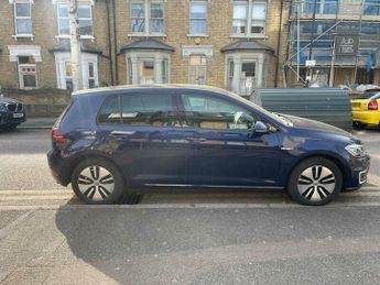 Volkswagen Golf 35.8kWh e-Golf Auto 5dr