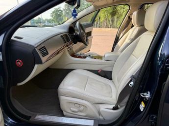 Jaguar XF 3.0 V6 Premium Luxury Saloon 4dr Petrol Auto Euro 5 (s/s) (340 p