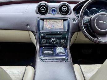 Jaguar XJ D V6 PORTFOLIO