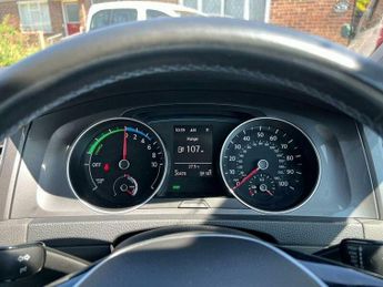 Volkswagen Golf e-Golf Auto 5dr